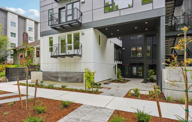 Studio, 1 bath, 250 sqft, $1,350, Unit 101