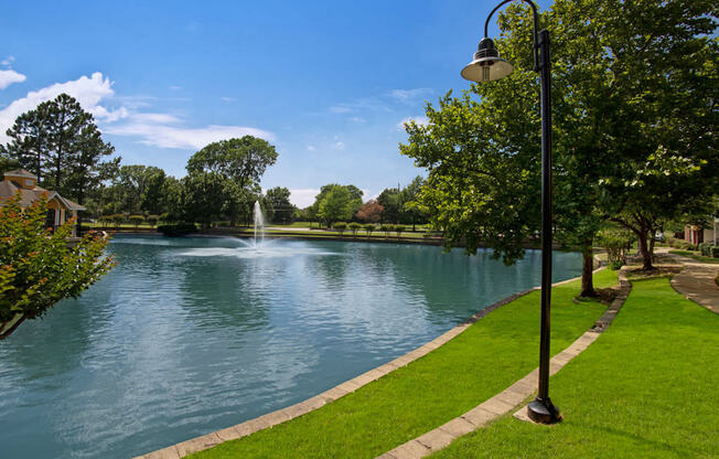 Lincoln Villas on Memorial Fountain
