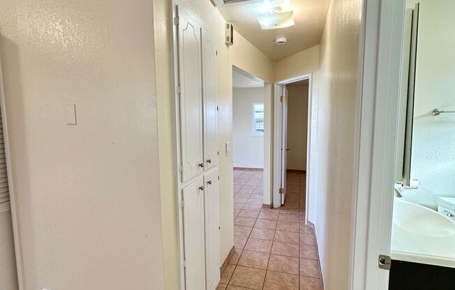 2 beds, 1 bath, $2,300, Unit UNIT B