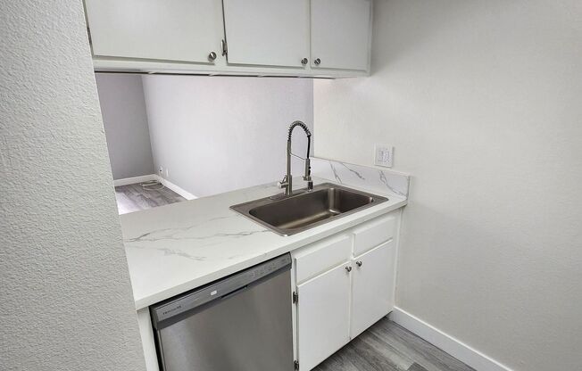 1 bed, 1 bath, 725 sqft, $1,995, Unit 201