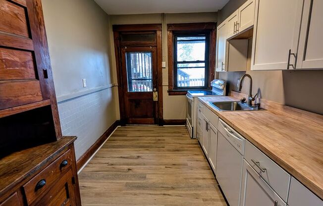 1517-1519 Brownsville Rd