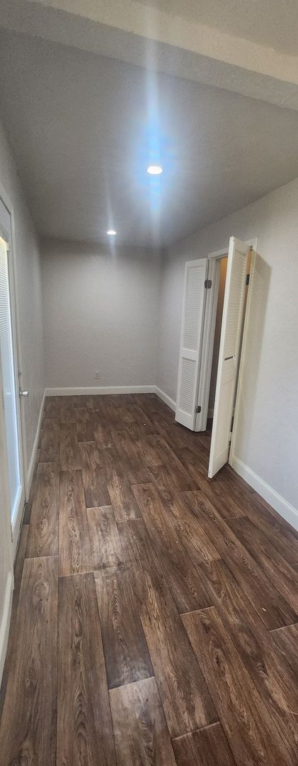 3 beds, 1 bath, $875