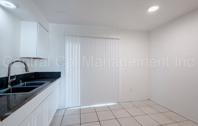 2 beds, 1 bath, 816 sqft, $1,395, Unit Apt D