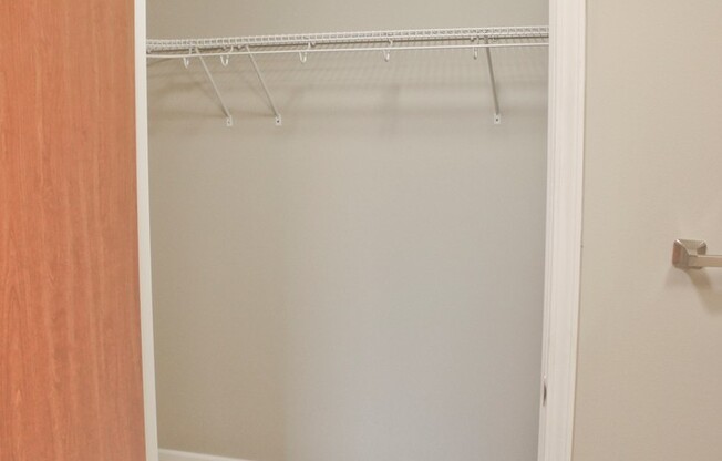 2 beds, 2 baths, 958 sqft, $1,275, Unit 411