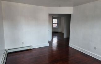 2 beds, 1 bath, $1,275