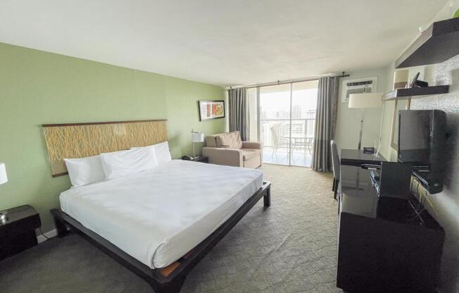1 bed, 1 bath, 420 sqft, $2,080