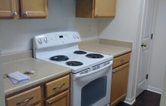 2 beds, 1 bath, 847 sqft, $1,100, Unit 380-03