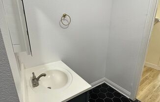 Modern & Stylish 2-Bedroom Apartment... Great Location!
