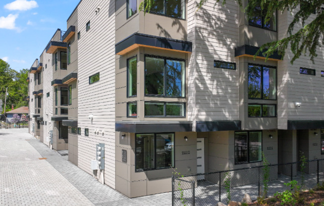 9127 50 AVE S