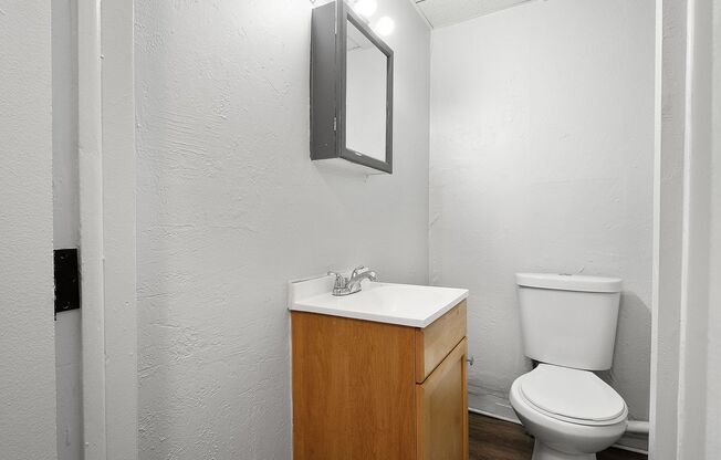 1 bed, 1 bath, 800 sqft, $849, Unit 109 W Lincoln Avenue #13