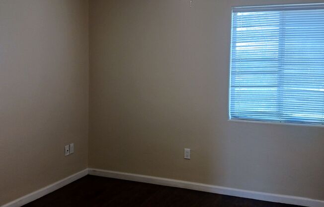 2 beds, 1.5 baths, 1,047 sqft, $1,395, Unit Unit 19