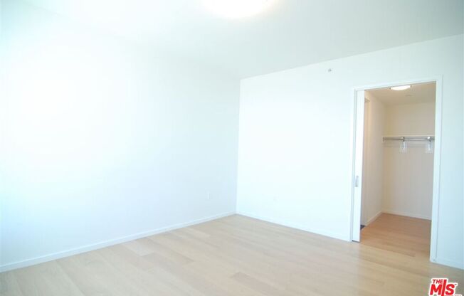 2 beds, 2.5 baths, 1,720 sqft, $5,500, Unit 2406