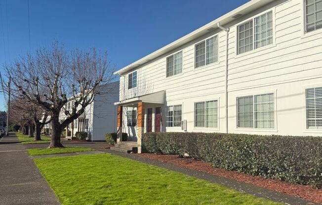 C2402 - Maple Court Apartments