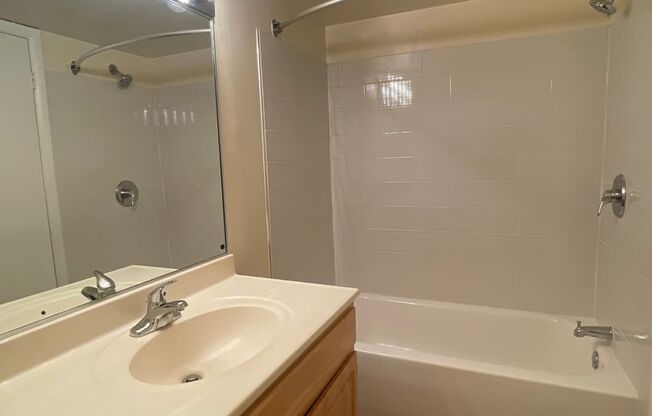 1 bed, 1 bath, 745 sqft, $1,750, Unit 14204 #A1