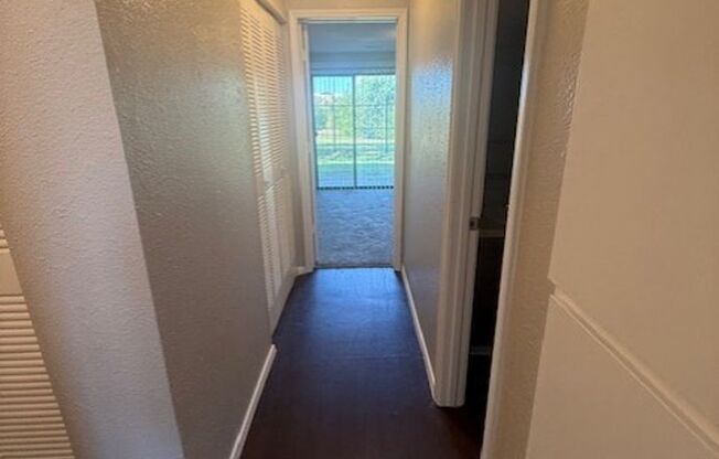 2 beds, 1 bath, 858 sqft, $820, Unit 2703-103