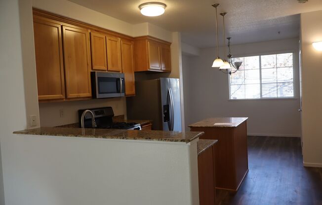 2 beds, 2.5 baths, $2,195, Unit APARTMENT 8143