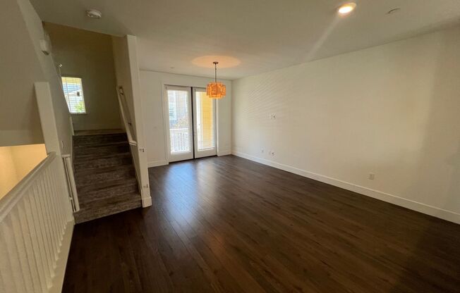 Beautiful 3 bed 2.5 bath Townhouse in Mountain View. This is a must see.