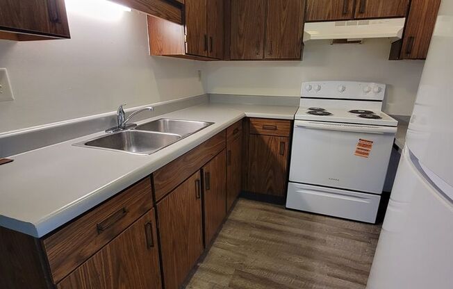 1 bed, 1 bath, $745, Unit 3633 Fairfax Street, 202