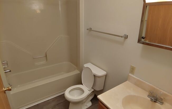 2 beds, 1 bath, 720 sqft, $930, Unit 1249-14