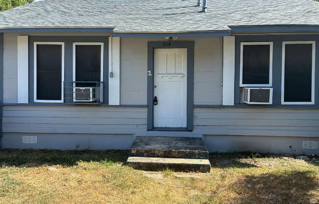214 E HUFF AVE