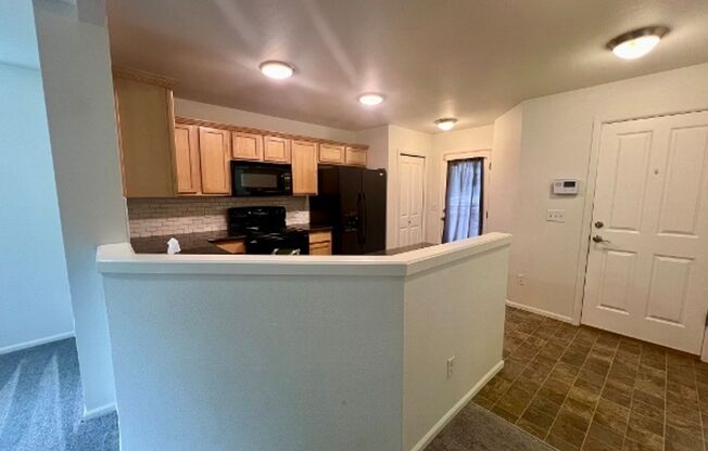 3 beds, 2.5 baths, $2,250