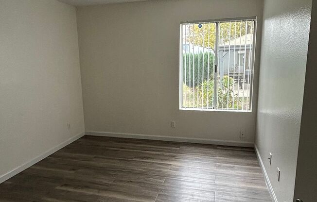 2 beds, 2 baths, 897 sqft, $1,400, Unit 112