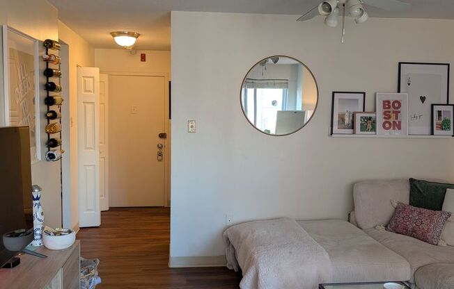 1 bed, 1 bath, 570 sqft, $3,000, Unit 1206