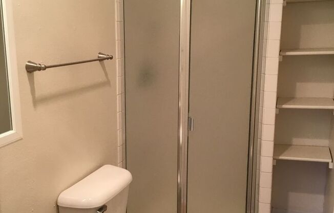 2 beds, 2 baths, 847 sqft, $1,550, Unit 15