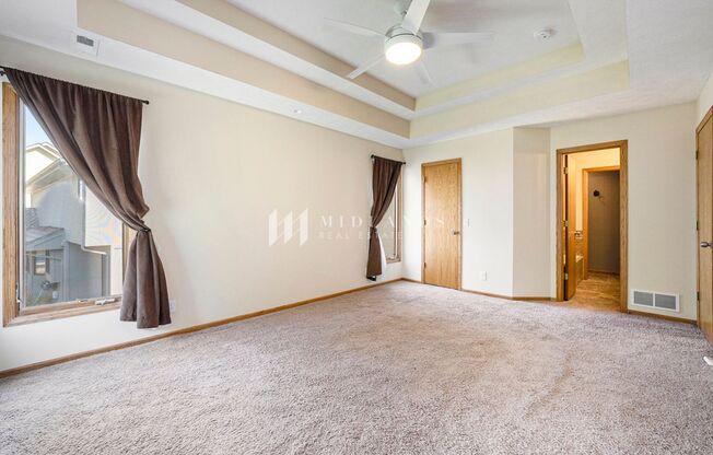 4 Bedroom Papillion Home!