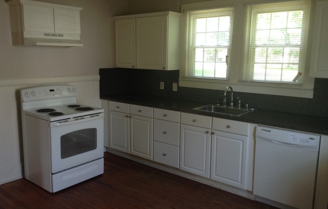 221 Ross Street, 1 bedroom 1 bath House, China Grove NC, AVAILABLE July 2026 $1025