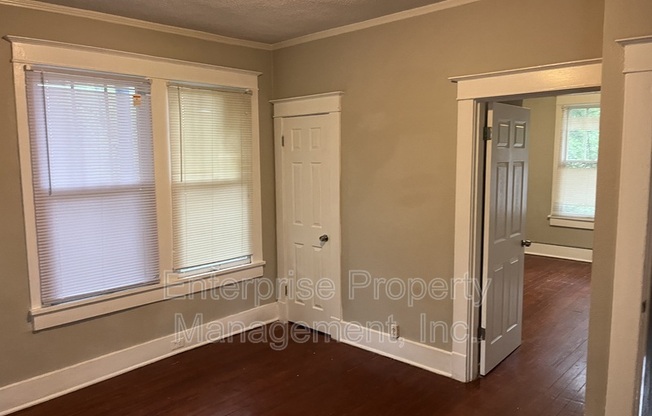 2 beds, 1 bath, $1,150