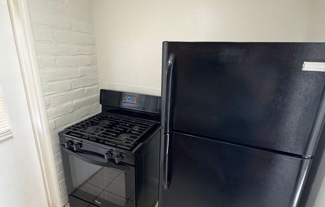 1 bed, 1 bath, 480 sqft, $899, Unit 3235 E. Water St.