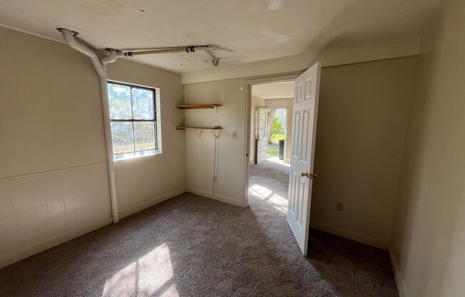 4 beds, 1 bath, $1,000