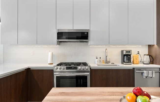 1 bed, 1 bath, 570 sqft, $3,300, Unit 504