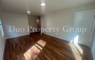 2 beds, 1 bath, $1,450, Unit 4