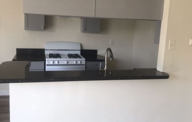 Cozy 2 Bedroom 1 Bath with Garage Apartment in Hawaiian Gardens – Now Leasing!