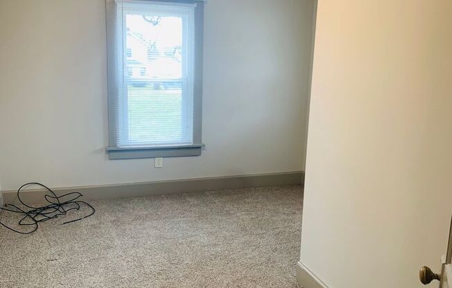 3 beds, 1 bath, $975