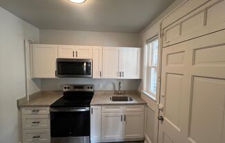 1 bed, 1 bath, $1,195, Unit 216-2R