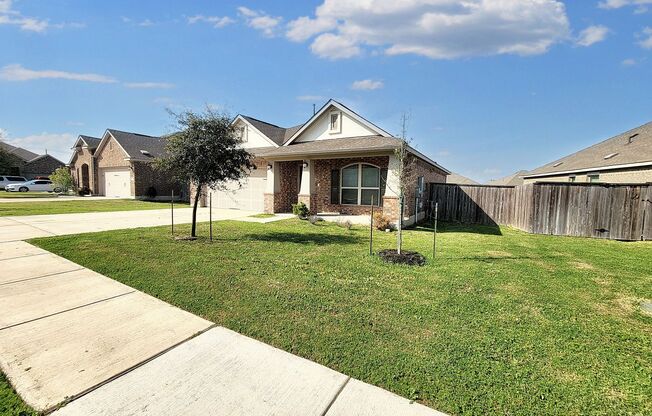 Beautiful One Level 3 BR / 2 BA Home for Rent!
