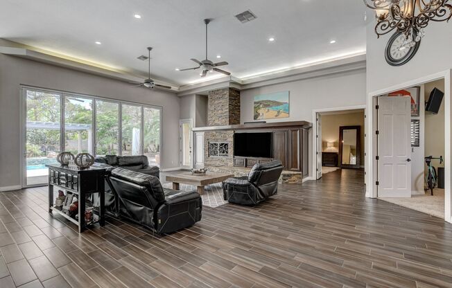 A luxurious 5 Bedroom House with a Casita & a Sparkling pool at Ten Oaks Estates