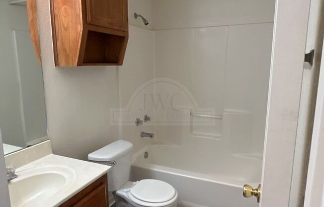 2 beds, 1 bath, $699, Unit 103 Truman Ave W Unit 9