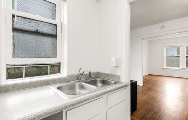 1 bed, 1 bath, 579 sqft, $1,250, Unit 411