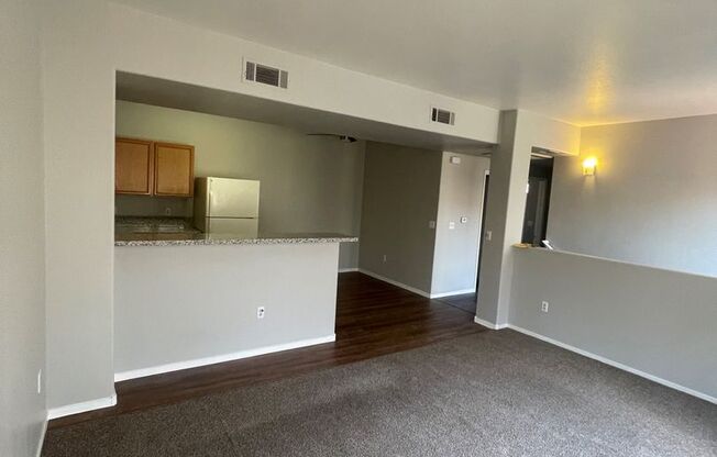 1 Bedroom Located in Gated Community  **2 WEEKS FREE**