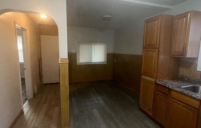 2 beds, 1 bath, $950