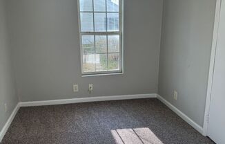 3 beds, 1 bath, $1,050