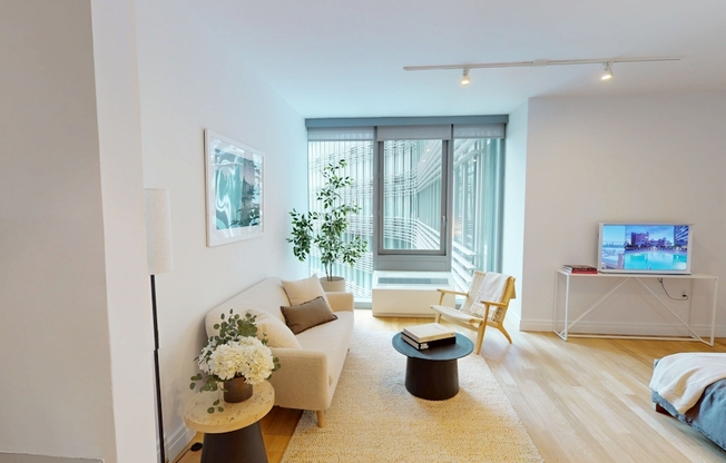 553 W 53 ST