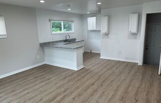 2 beds, 1 bath, $1,000