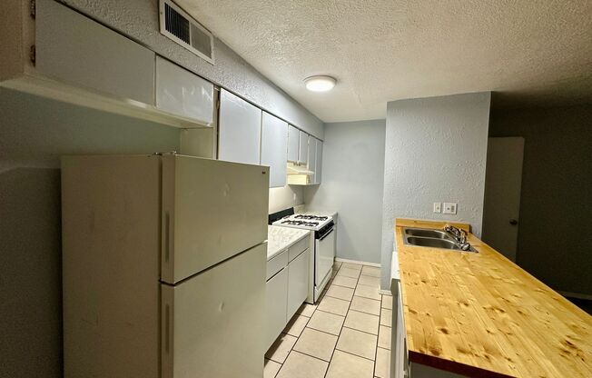 1 bed, 1 bath, 592 sqft, $750, Unit 212W