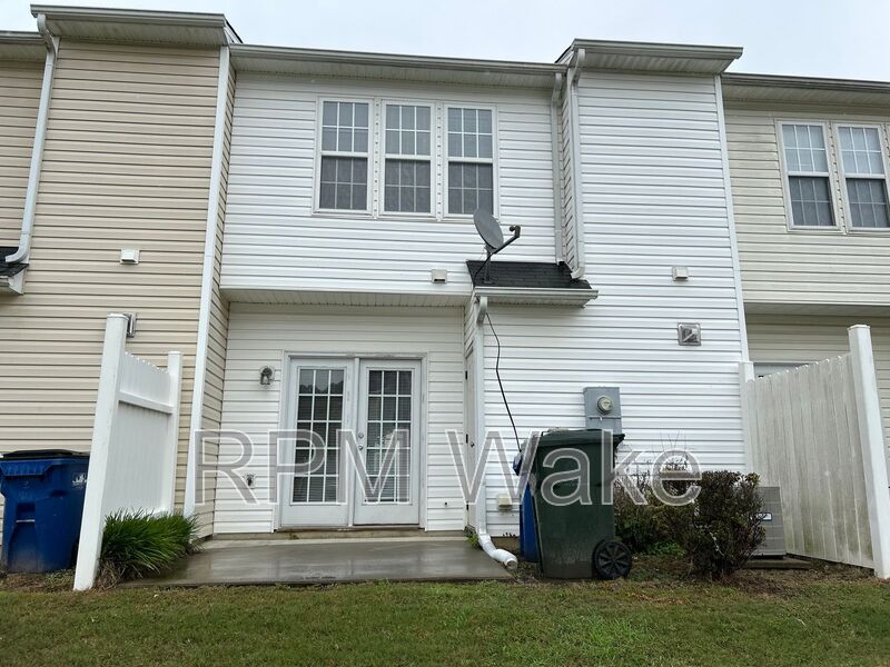 8307 GLENWOOD SPG CT