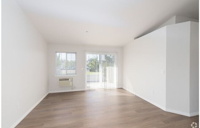 3 beds, 2 baths, 1,187 sqft, $1,725, Unit 9337